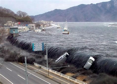 how dangerous are tsunamis.